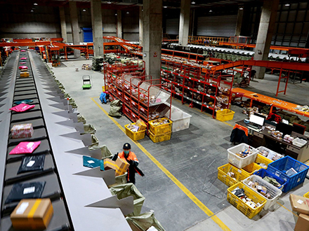 Why Plastic Seals Are the Go-To Choice for Lightweight, Cost-Effective Cargo Security